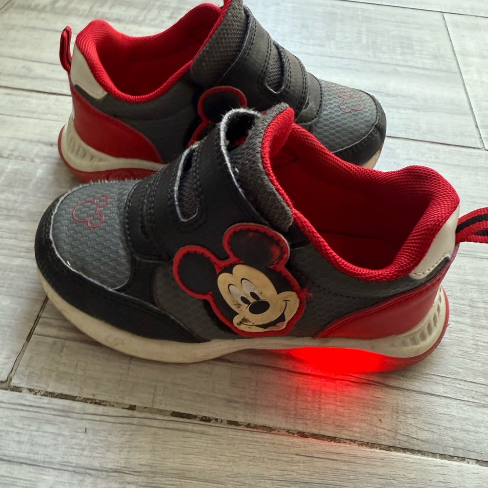 Disney Mickey Mouse toddler kids light up shoes - Red and Gray size 10